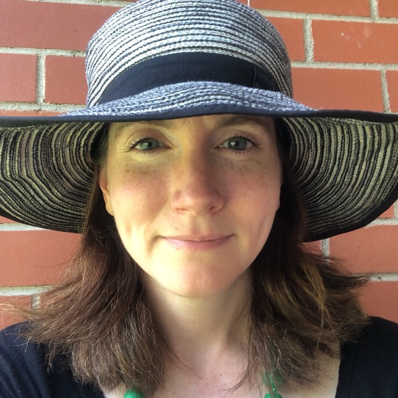 Meet your Posher, Rebecca - Picture 1 of 1